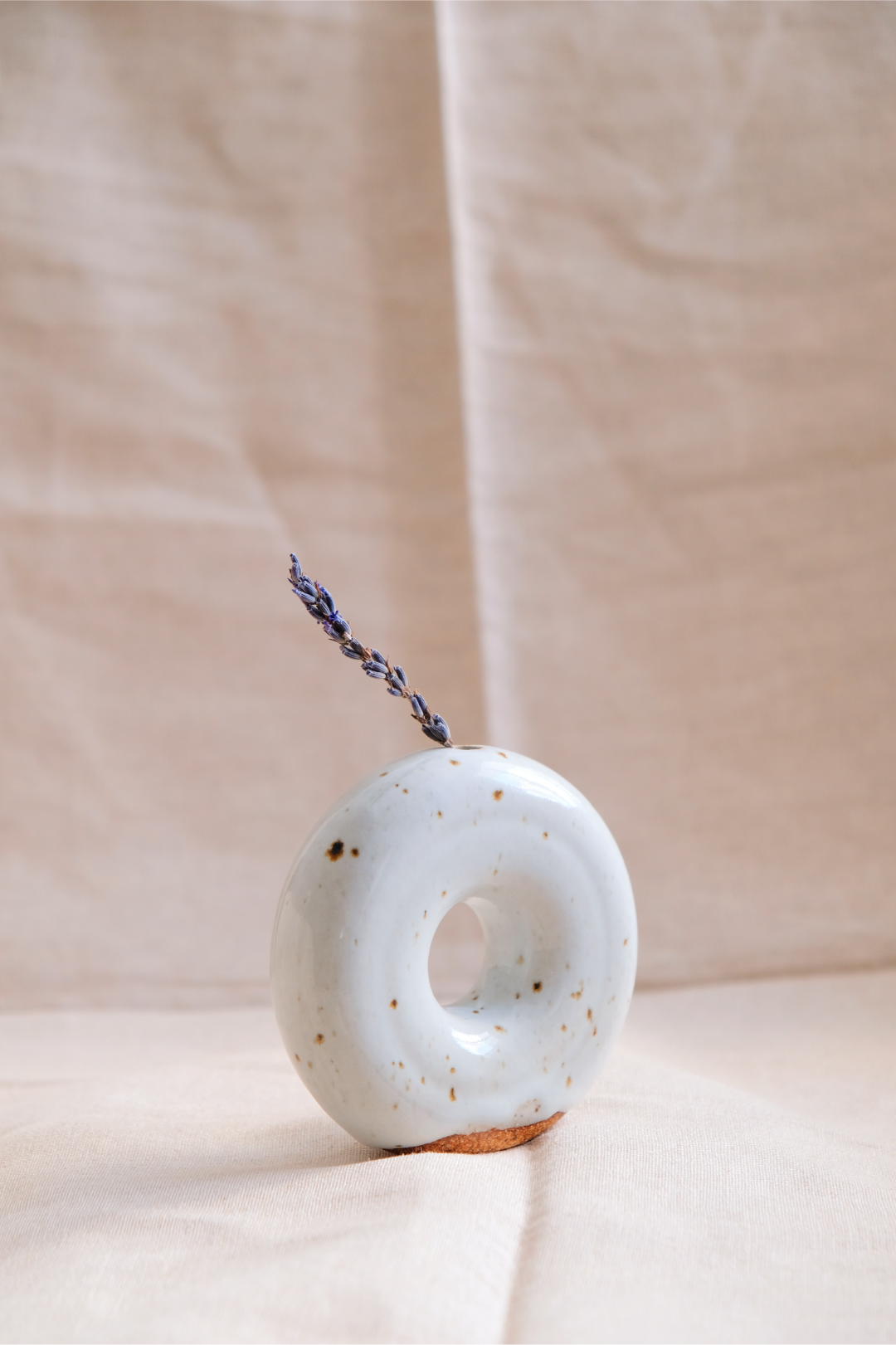 Donut Vase: The Purist